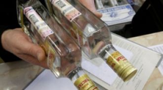 Почти треть потребляемого в России алкоголя является нелегальным