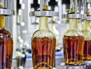 Комитет Госдумы поддержал обязательную маркировку стеклянных бутылок для крепкого алкоголя