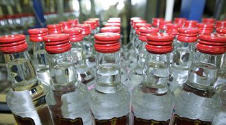 Кабмин расширил список продуктов со спиртом, не относящихся к алкоголю