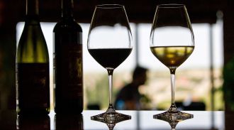 Минфин не будет вводить минимальную розничную цену на вино