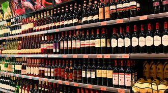 Снижается ли в России потребление алкоголя на фоне падения продаж?