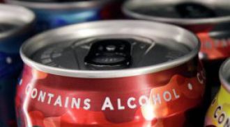 Роскачество проведет проверку слабоалкогольных коктейлей в РФ
