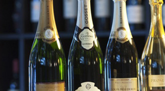 Продажи французского шампанского достигли в 2015 году рекордных €4,75 млрд